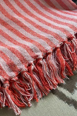 Manta Con Diseño De Rayas Roja