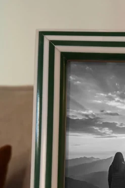 Marco De Fotos De Resina Con Diseño De Rayas Blancas Y Verdes