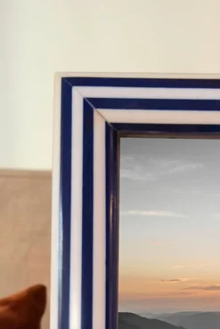 Marco De Fotos De Resina Con Diseño De Rayas Blancas Y Azules