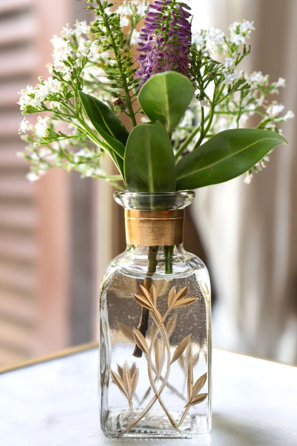 Mini Florero Rectangular De Cristal Con Flores Doradas Pintadas A Mano