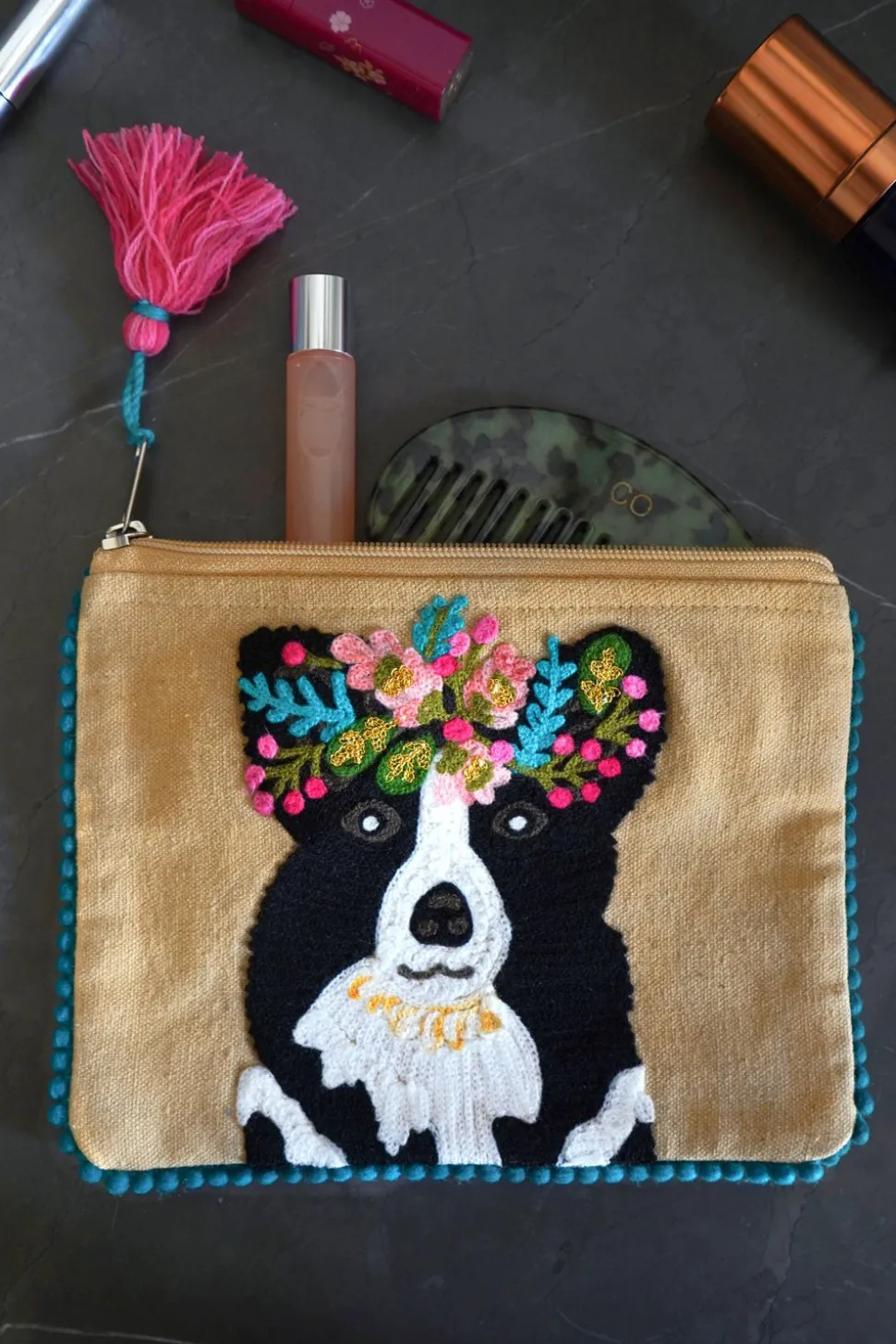 Neceser Bordado A Mano Con Diseño De Perro Beige