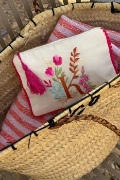 Neceser Con Inicial K Y Flores Bordadas
