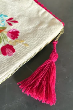 Neceser Con Inicial P Y Flores Bordadas