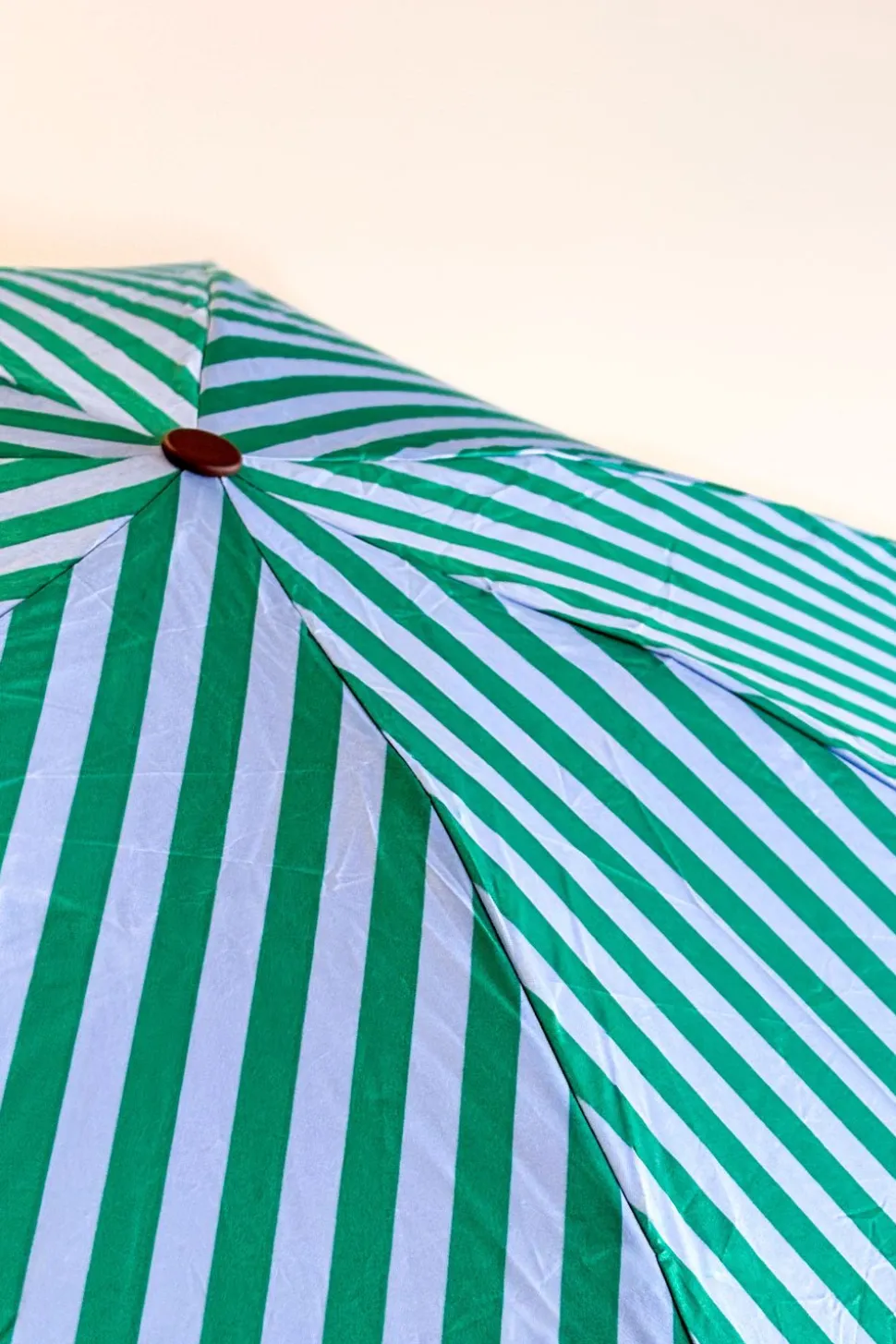 Paraguas Plegable Con Diseño De Rayas De Colores