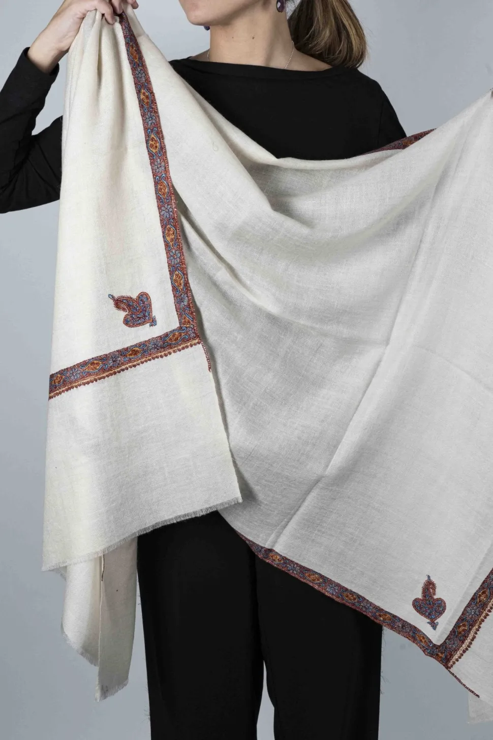 Pashmina Lisa Con Bordado