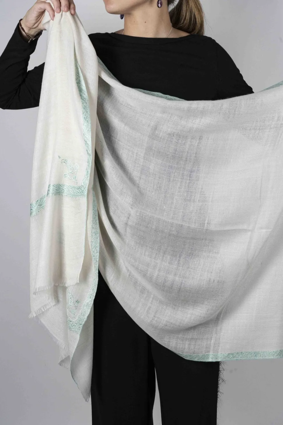 Pashmina Lisa Con Bordado