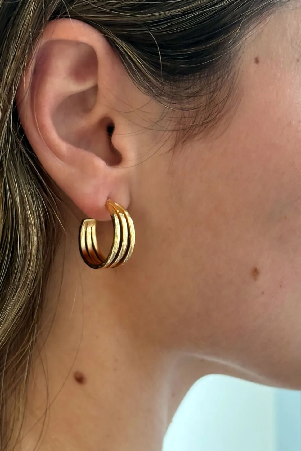 Pendientes Dorados Con Diseño De Tres Argollas