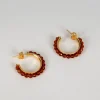 Pendientes Dorados Con Diseño De Aros Y Piedras Ámbar