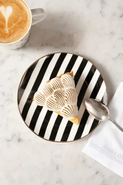 Plato De Postre Negro Y Blanco Con Diseño De Rayas