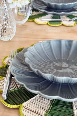Plato Hondo De Cerámica Flor Gris