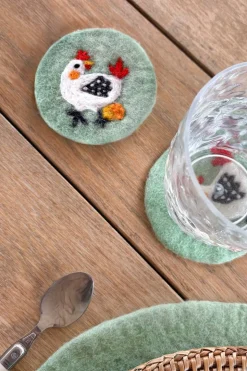 Posavasos De Fieltro Verde Con Diseño De Gallina