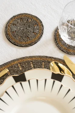 Posavasos Plateado Con Detalles Dorados Bordado Con Cuentas