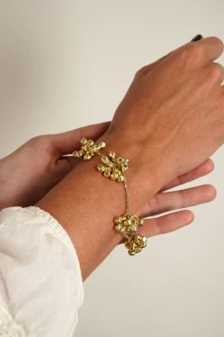 Pulsera Dorada Con Diseño De Borlones