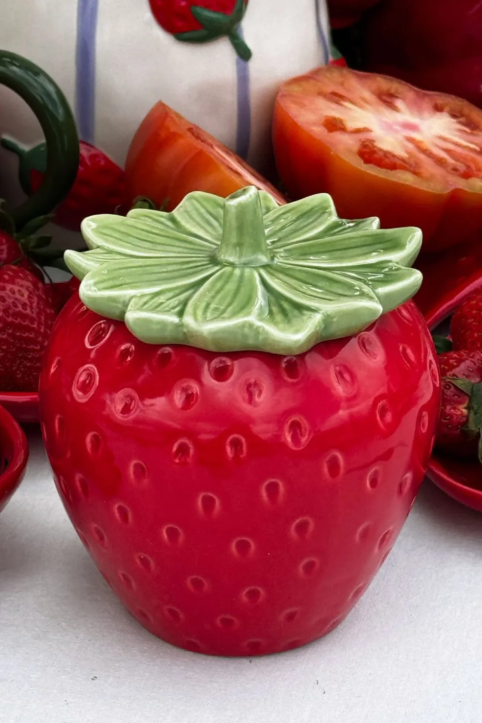 Recipiente Con Tapa Diseño Fresa