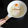 Sartén Blanca Con Mango De Madera Mediana