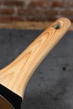 Sartén Negra Con Mango De Madera Grande
