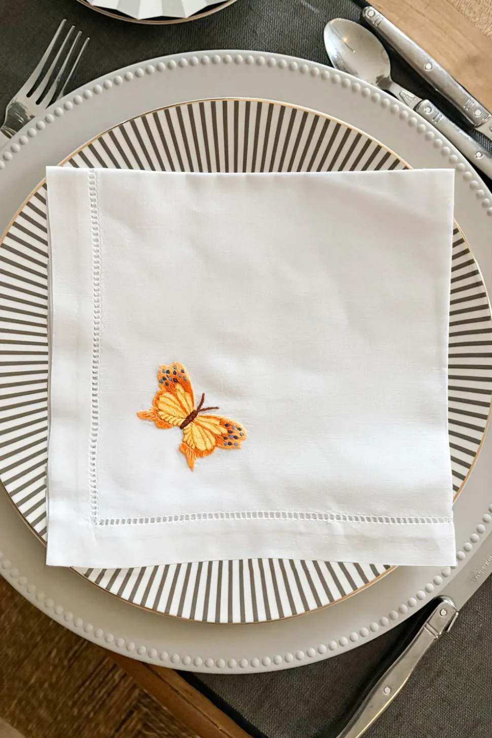 Servilleta Bordada A Mano Con Diseño De Mariposa Amarilla