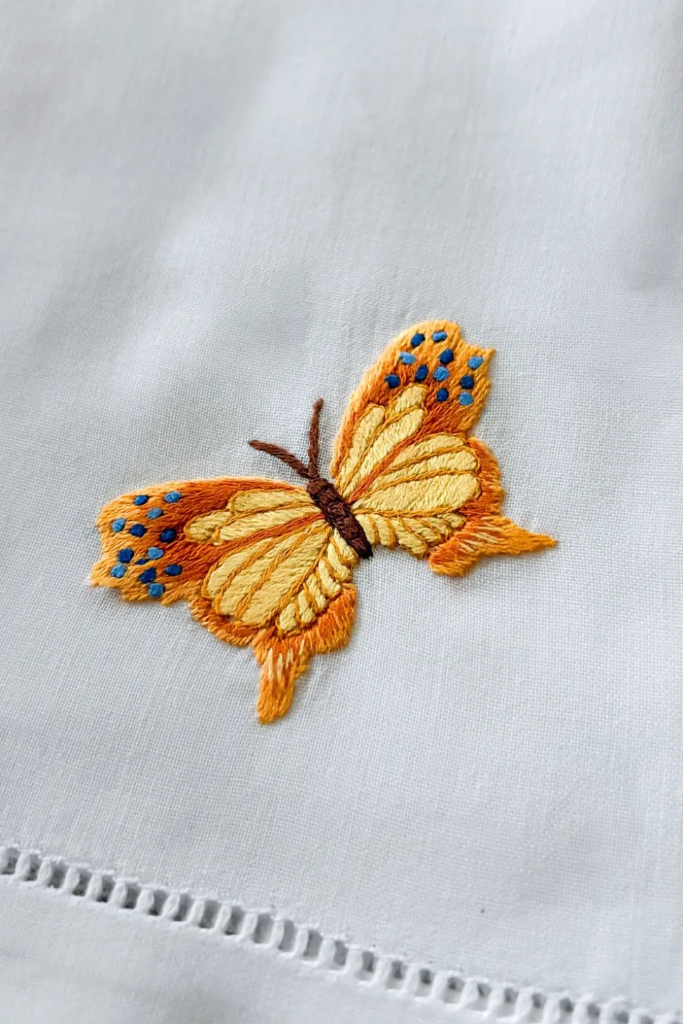 Servilleta Bordada A Mano Con Diseño De Mariposa Amarilla