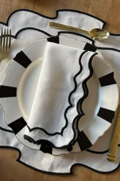Servilleta Con Diseño De Blonda Blanca Y Negra