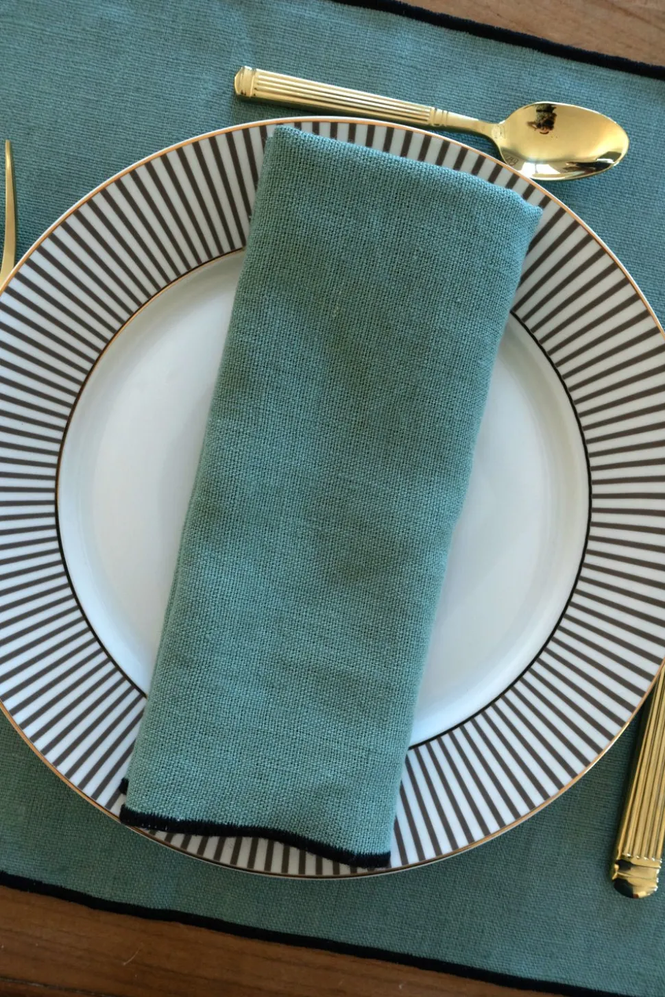 Servilleta De Lino Verde Agua Con Borde Negro