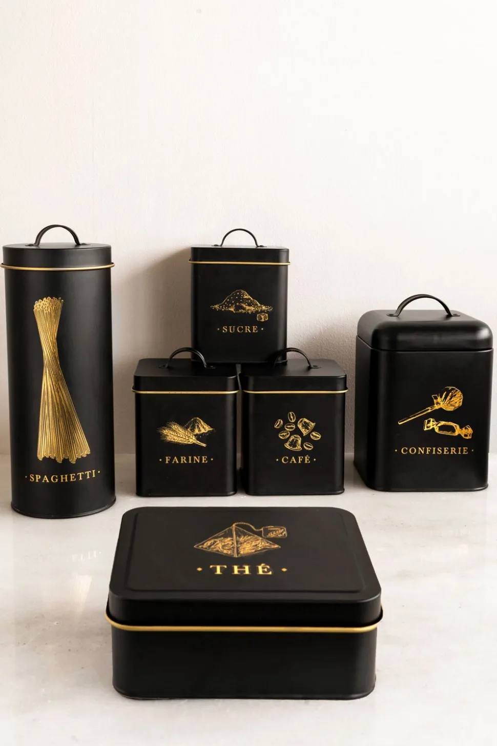 Set 6 Botes Metálicos De Almacenaje Negro Mate Con Ilustraciones Doradas