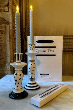 Set De 2 Candelabros Blancos Y Negros & Velas LED