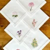Set de 6 Servilletas Bordadas a Mano con Diseño de Flores