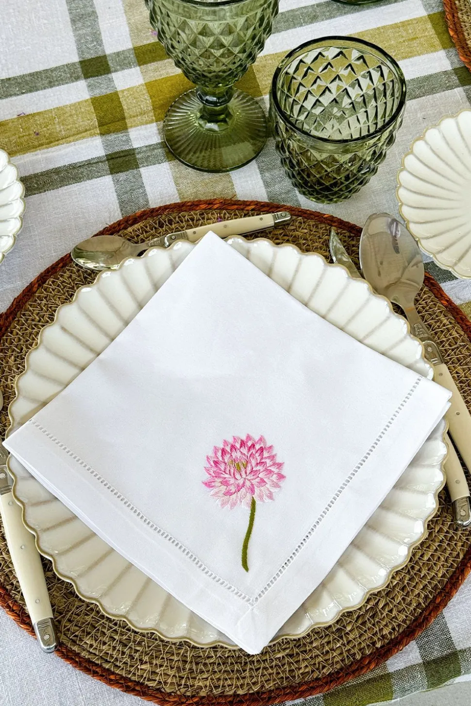 Set de 6 Servilletas Bordadas a Mano con Diseño de Flores