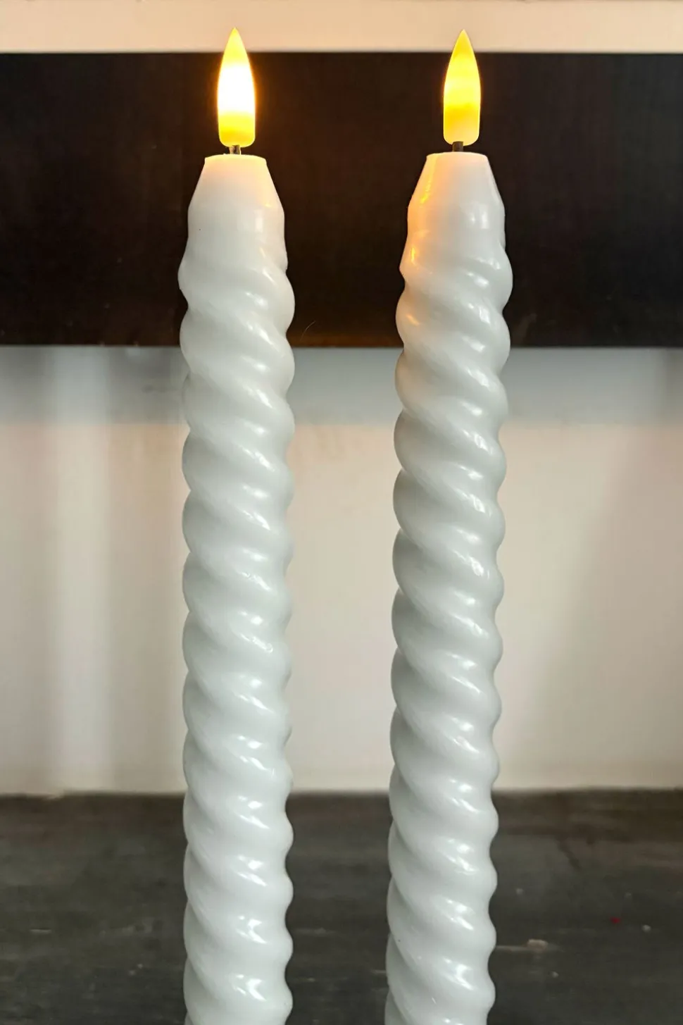 Set De 2 Velas LED Con Diseño En Espiral Grises CO