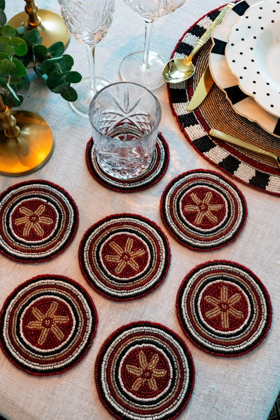 Set De Seis Posavasos Multicolores Bordados Con Cuentas