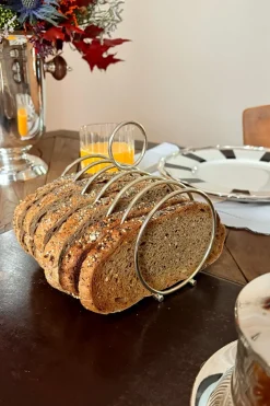 Soporte Para Tostadas Con Diseño Circular De Plata CO