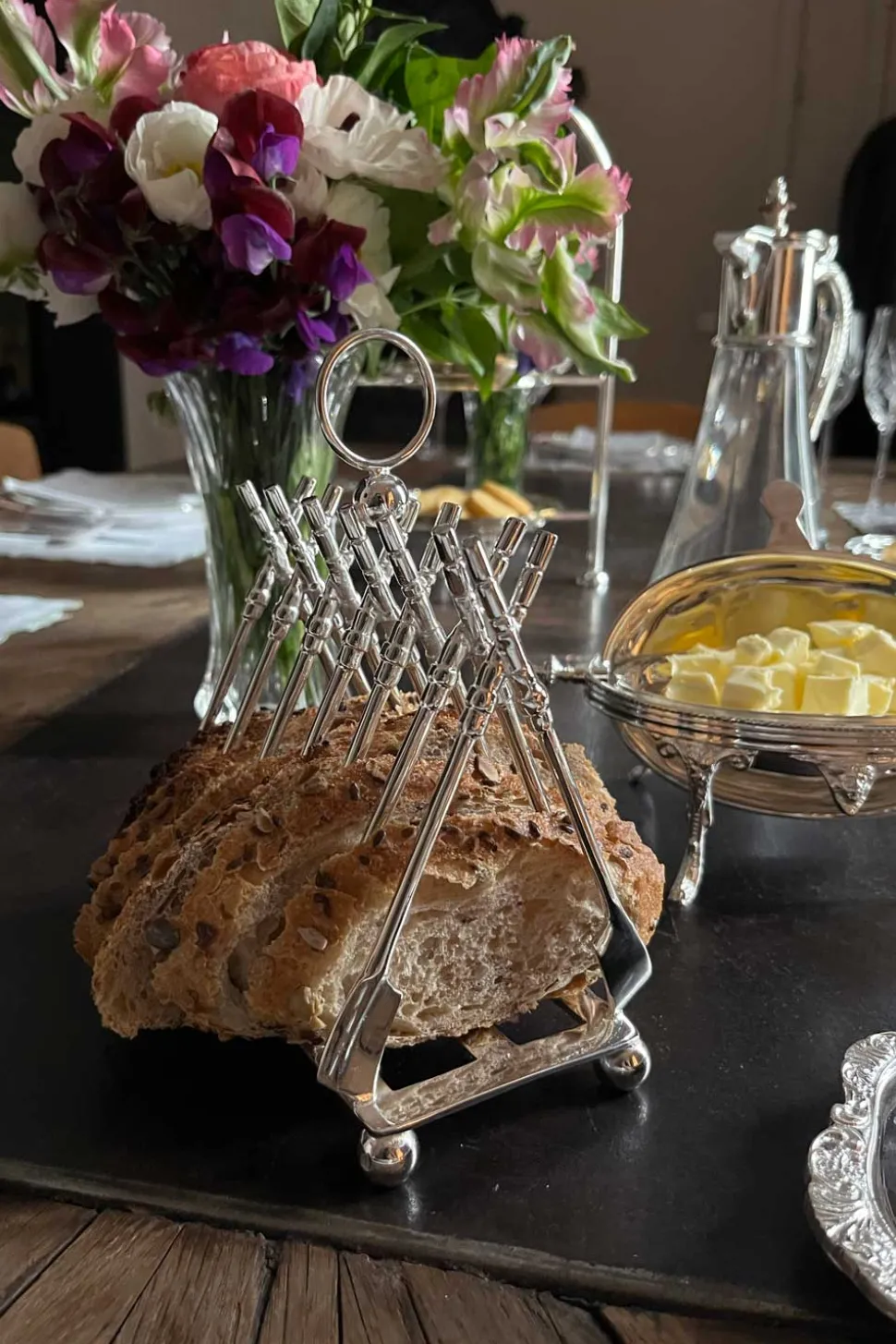 Soporte Para Tostadas Diseño Remos Plata Co