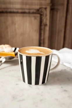Taza Negra Y Blanca Con Diseño De Rayas