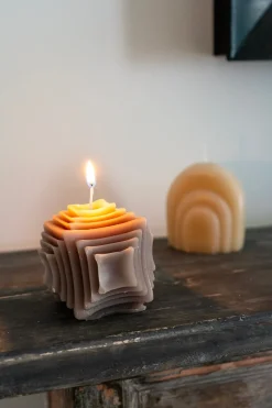 Vela Cuadrada Con Relieve