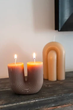 Vela Doble Con Relieve En Forma De "U"