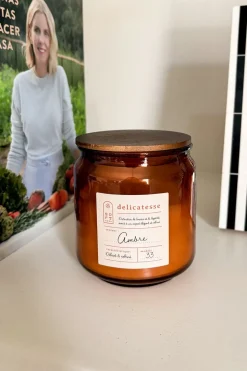 Vela Perfumada En Tarro De Vidrio Con Tapa De Pino