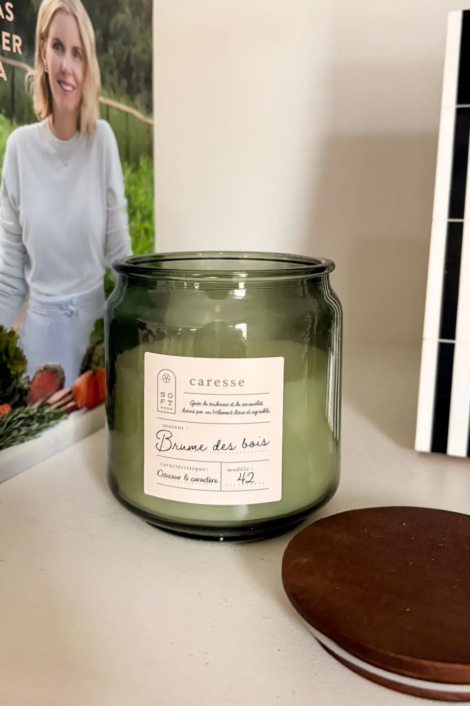 Vela Perfumada En Tarro De Vidrio Con Tapa De Pino