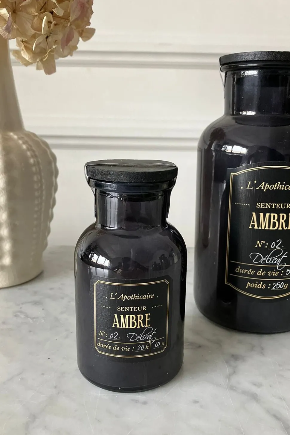 Velas Pequeñas Perfumadas Con Tapa Negra En Frasco De Vidrio